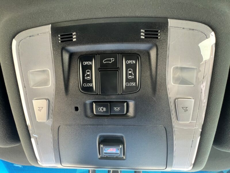 ヴェルファイア2.5 ハイブリッド ロイヤルラウンジ4WD★車検2年★最上級車★フルパーテーション★24型テレビ★調光ガラス★エクストラキャビネット★冷蔵庫★車検整備済★絶好調★税金完納★国内最安値画像19