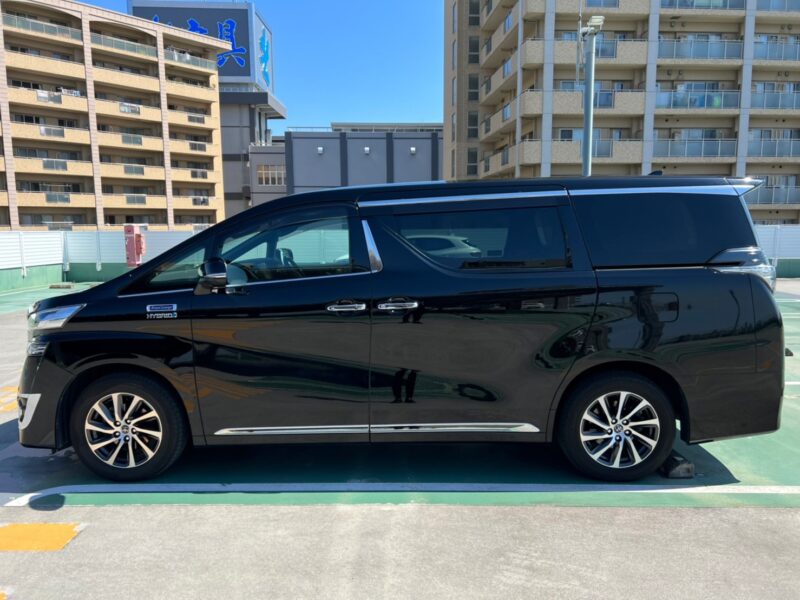 ヴェルファイア2.5 ハイブリッド ロイヤルラウンジ4WD★車検2年★最上級車★フルパーテーション★24型テレビ★調光ガラス★エクストラキャビネット★冷蔵庫★車検整備済★絶好調★税金完納★国内最安値画像3