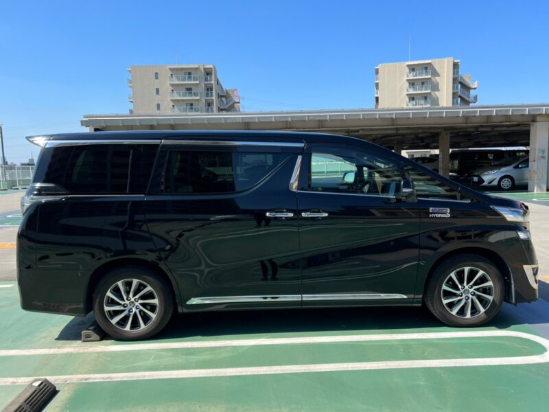 ヴェルファイア2.5 ハイブリッド ロイヤルラウンジ4WD★車検2年★最上級車★フルパーテーション★24型テレビ★調光ガラス★エクストラキャビネット★冷蔵庫★車検整備済★絶好調★税金完納★国内最安値画像4