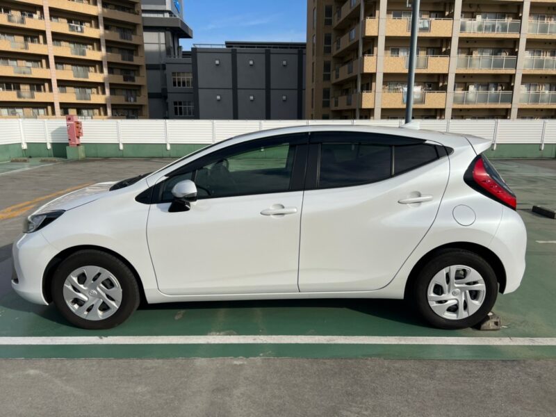 アクア ハイブリッド1.5 G★新車並み★税金完納★上級グレード★走行1.2万k★国内最安値画像3