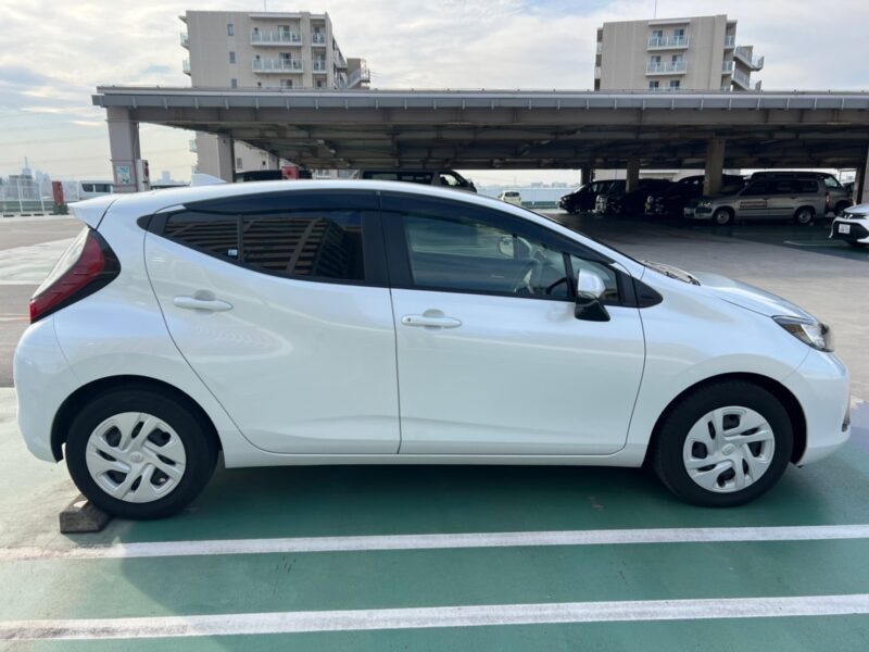 アクア ハイブリッド1.5 G★新車並み★税金完納★上級グレード★走行1.2万k★国内最安値画像4