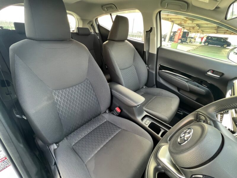 アクア ハイブリッド1.5 G★新車並み★税金完納★上級グレード★走行1.2万k★国内最安値画像12