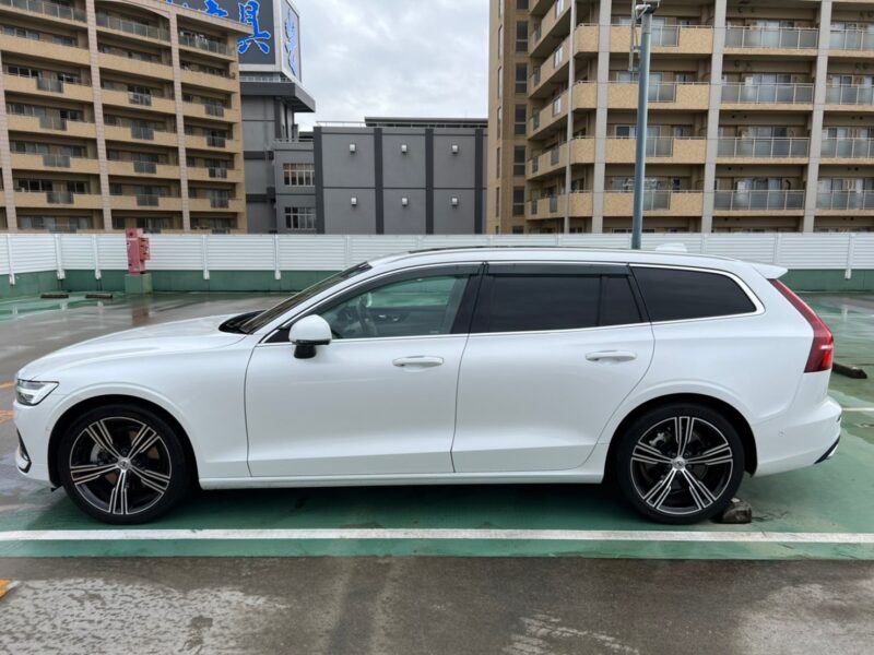 ボルボ V60 B5インスクリプション★税金完納★極上車★パノラマルーフ★360°カメラ★ドラレコ前後★ホワイトレザー★装備充実★激安画像3