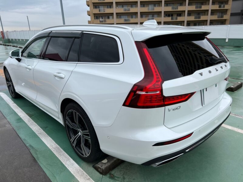ボルボ V60 B5インスクリプション★税金完納★極上車★パノラマルーフ★360°カメラ★ドラレコ前後★ホワイトレザー★装備充実★激安画像5