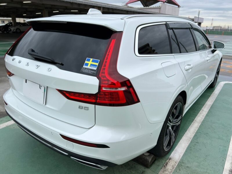 ボルボ V60 B5インスクリプション★税金完納★極上車★パノラマルーフ★360°カメラ★ドラレコ前後★ホワイトレザー★装備充実★激安画像6