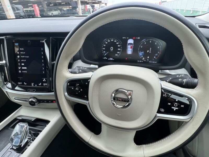 ボルボ V60 B5インスクリプション★税金完納★極上車★パノラマルーフ★360°カメラ★ドラレコ前後★ホワイトレザー★装備充実★激安画像9