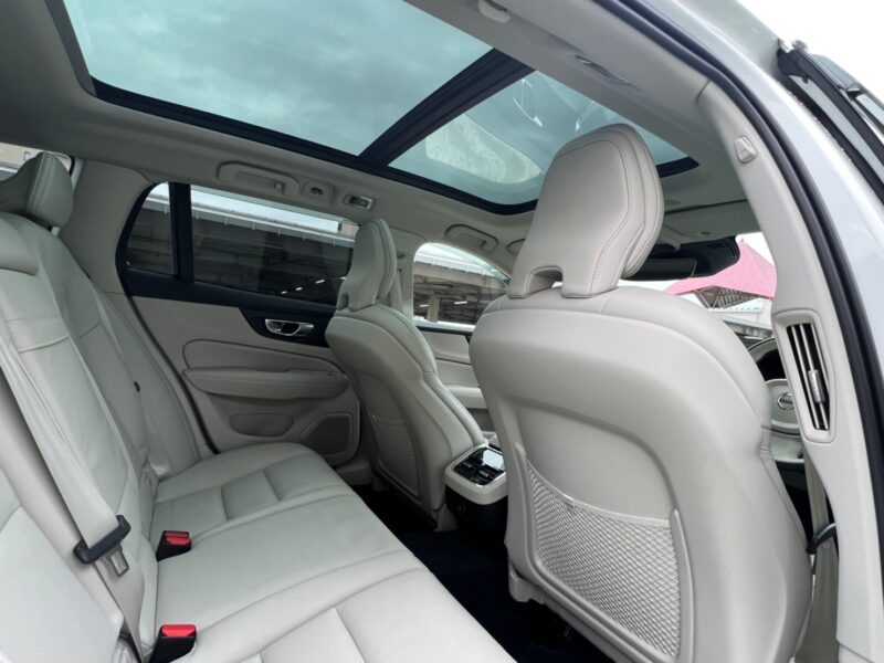 ボルボ V60 B5インスクリプション★税金完納★極上車★パノラマルーフ★360°カメラ★ドラレコ前後★ホワイトレザー★装備充実★激安画像14