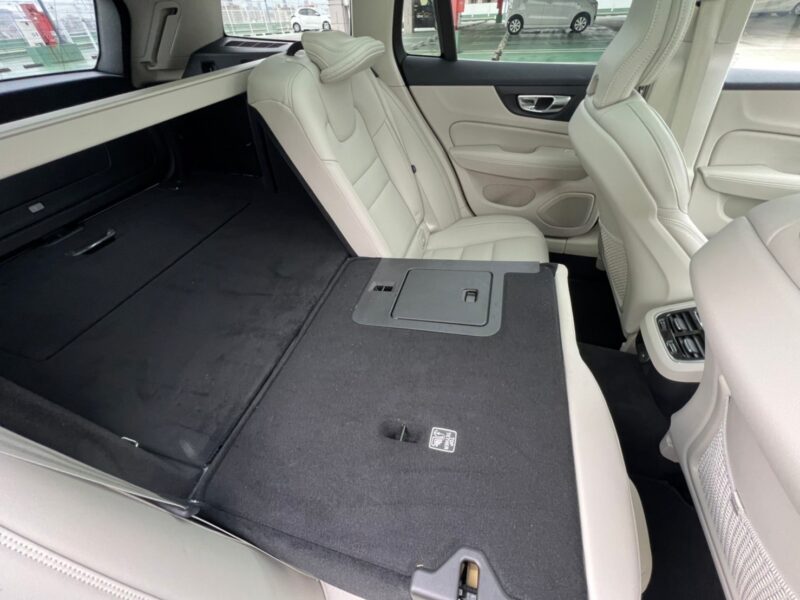 ボルボ V60 B5インスクリプション★税金完納★極上車★パノラマルーフ★360°カメラ★ドラレコ前後★ホワイトレザー★装備充実★激安画像16