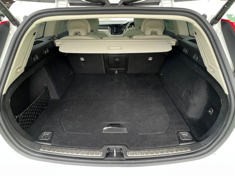 ボルボ V60 B5インスクリプション★税金完納★極上車★パノラマルーフ★360°カメラ★ドラレコ前後★ホワイトレザー★装備充実★激安画像18