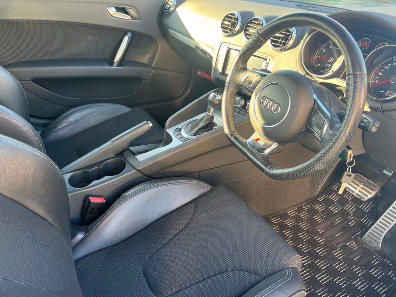 アウディTT 2.0TFSI クワトロ Sラインパッケージ4WD★大人気★turbo★4WD★車検ロング★極良極美★税金完納★国内最安値★激安画像8