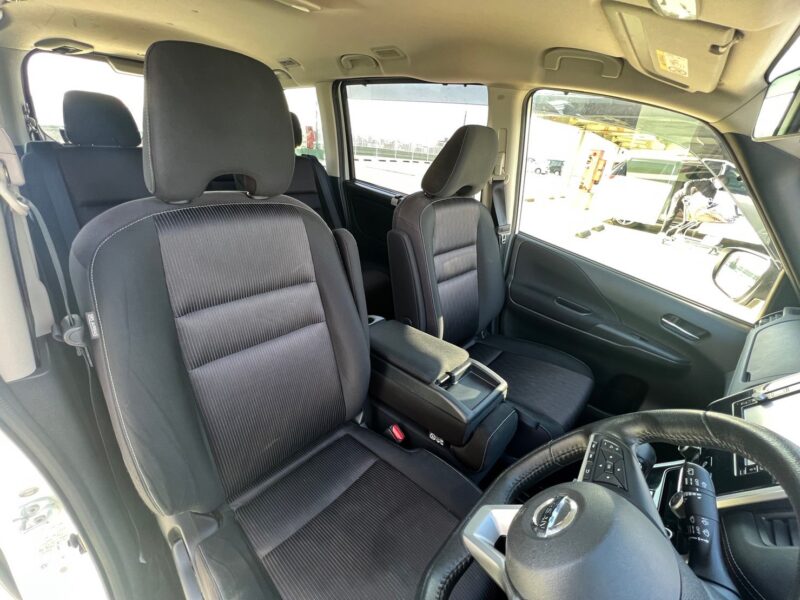 セレナ2.0 ハイウェイスター★税金完納★両側電動スライドドア★360°カメラ★スタッドレス★ドラレコ★極上車★国内最安値画像12