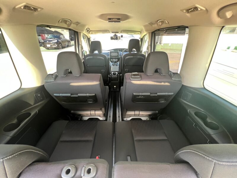 セレナ2.0 ハイウェイスター★税金完納★両側電動スライドドア★360°カメラ★スタッドレス★ドラレコ★極上車★国内最安値画像16