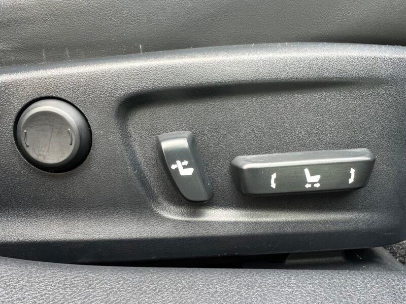 レクサスIS200t バージョンL★税金完納★ドラレコ★大人気★絶好調★激安★国内最安値画像19