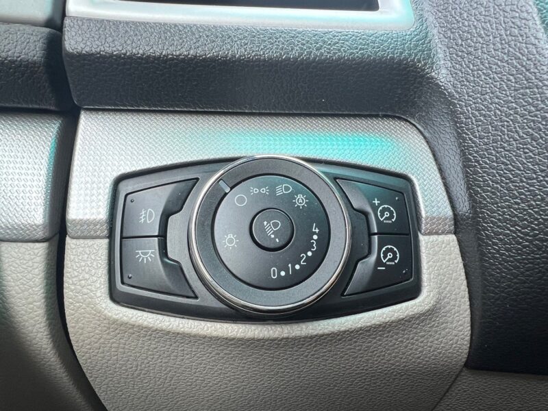 エクスプローラXLT 4WD★車検ロング★税金完納★7人乗り★絶好調★激安最安値画像23