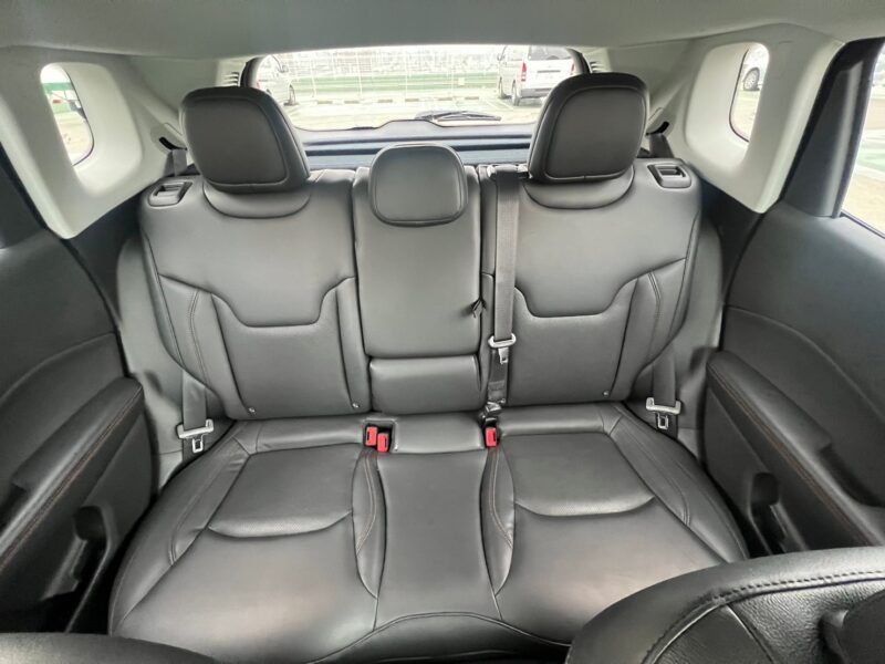 Jeepコンパス リミテッド4WD★税金完納★車検ロング★黒革シート★ドラレコ★プレミアムサウンドシステム★絶好調★業界最安画像13