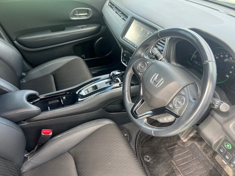 ヴェゼル1.5 ハイブリッド Z ホンダセンシング4WD ★税金完納★車検ロング★スタッドレス★車線変更センサー★ワンオーナー★業界最安画像8