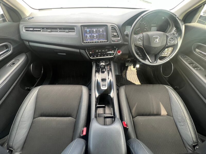 ヴェゼル1.5 ハイブリッド Z ホンダセンシング4WD ★税金完納★車検ロング★スタッドレス★車線変更センサー★ワンオーナー★業界最安画像10