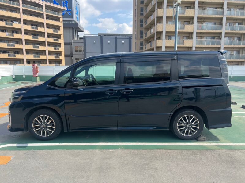 ヴォクシー2.0 ZS★税金完納★後席モニター★両側電動スライド★走行中TV視聴★絶好調★業界最安画像3