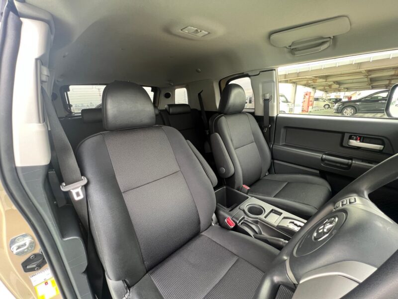 FJクルーザー4.0 4WD★R4税金完納★ルーフキャリア★オフロードタイヤ★極上車★本格SUV★激レア車★業界最安画像10