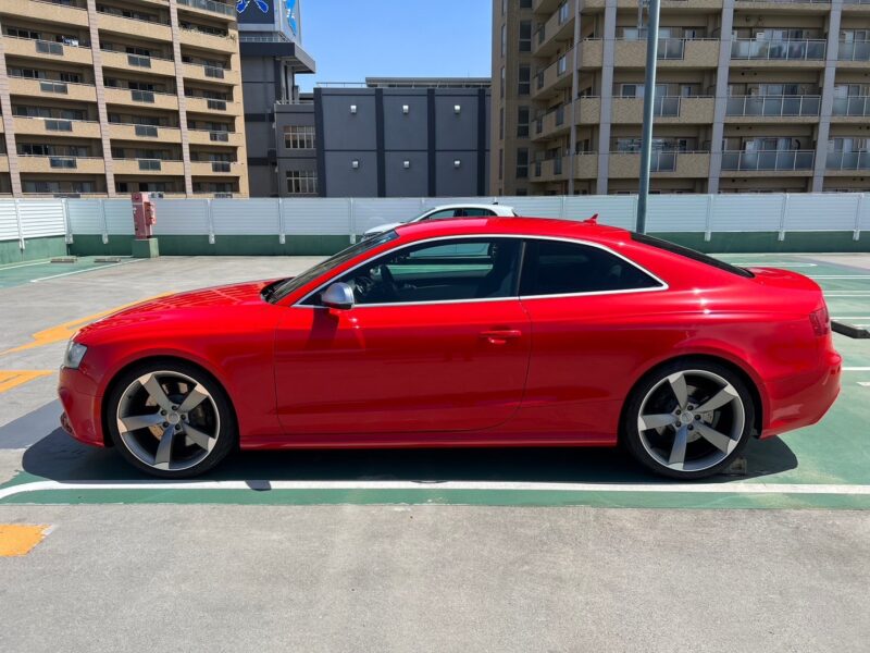 アウディ RS5 4.2 4WD★R4税金完納★ホワイトレザー★8気筒450馬力★ブラインドスポットモニター★極良極美★業界最安画像3