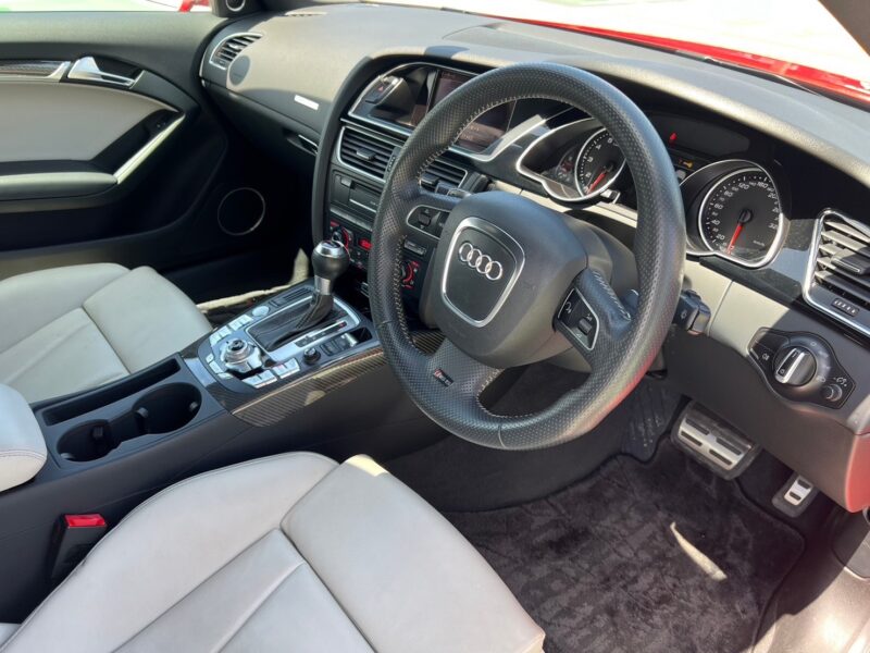 アウディ RS5 4.2 4WD★R4税金完納★ホワイトレザー★8気筒450馬力★ブラインドスポットモニター★極良極美★業界最安画像8