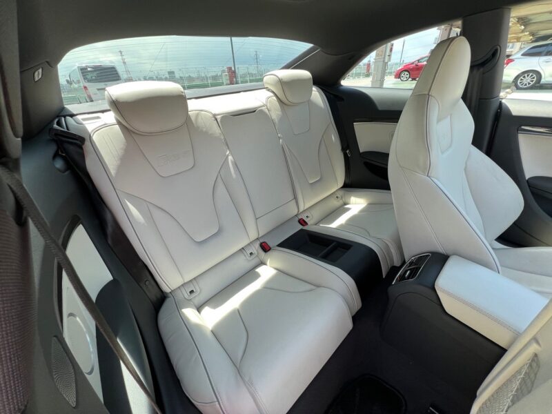 アウディ RS5 4.2 4WD★R4税金完納★ホワイトレザー★8気筒450馬力★ブラインドスポットモニター★極良極美★業界最安画像12