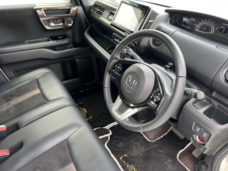 Nボックス カスタム GLターボ ホンダセンシング★R4税金完納★車検ロング★走行中TV視聴★パーキングセンサー★両側電動スライドドア★KENWOOD8インチナビ★極良極美★ワンオーナー★業界最安画像8