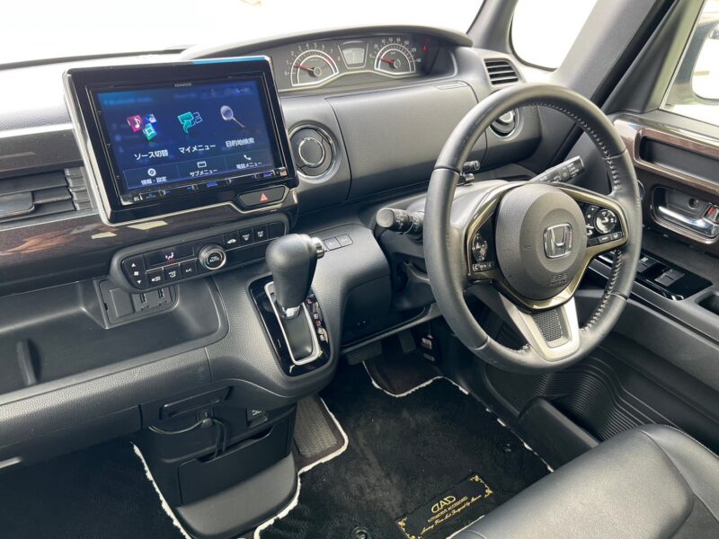 Nボックス カスタム GLターボ ホンダセンシング★R4税金完納★車検ロング★走行中TV視聴★パーキングセンサー★両側電動スライドドア★KENWOOD8インチナビ★極良極美★ワンオーナー★業界最安画像9