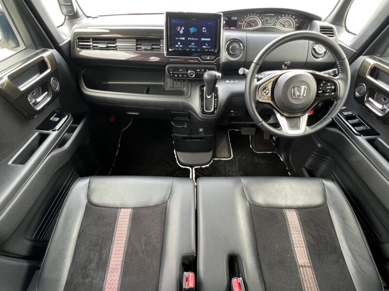 Nボックス カスタム GLターボ ホンダセンシング★R4税金完納★車検ロング★走行中TV視聴★パーキングセンサー★両側電動スライドドア★KENWOOD8インチナビ★極良極美★ワンオーナー★業界最安画像10