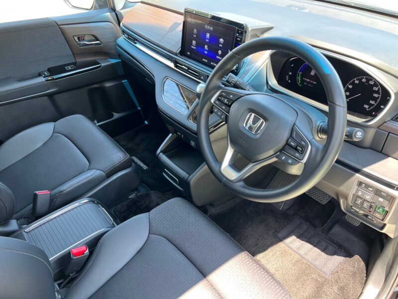 オデッセイ2.0 e:HEV アブソルートEX★R4税金完納★上級グレード★走行0.8万k★極上極美★360°カメラ★ドラレコ前後★走行中TV視聴★衝突軽減ブレーキ★ブラインドスポットモニター★後席モニター★業界最安画像8