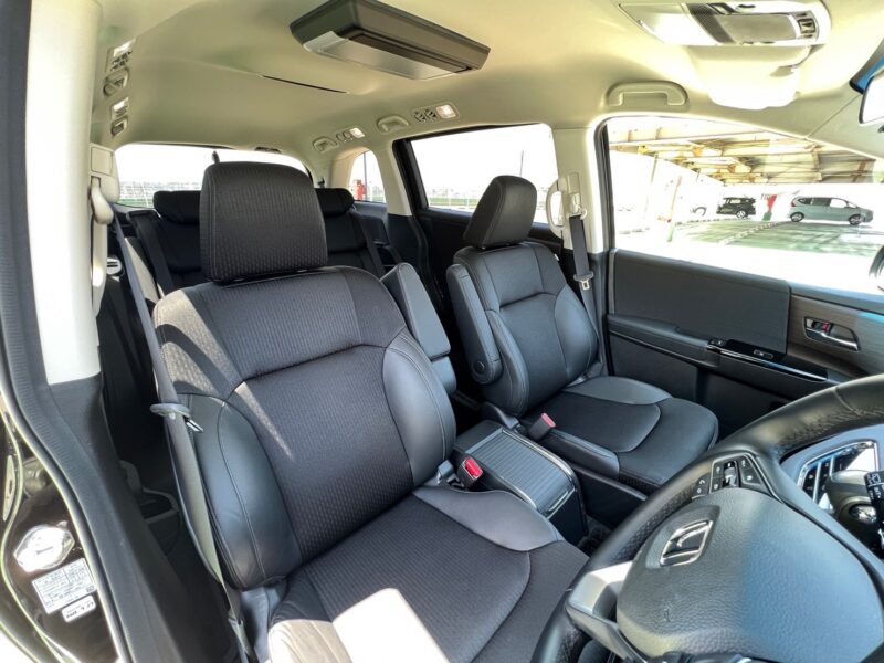 オデッセイ2.0 e:HEV アブソルートEX★R4税金完納★上級グレード★走行0.8万k★極上極美★360°カメラ★ドラレコ前後★走行中TV視聴★衝突軽減ブレーキ★ブラインドスポットモニター★後席モニター★業界最安画像11