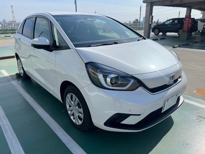 フィット1.5 e:HEVホーム★R5税金完納★低燃費★極良極美★車検ロング★車線変更センサー★衝突軽減ブレーキ★業界最安画像1