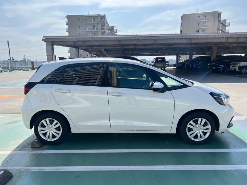 フィット1.5 e:HEVホーム★R5税金完納★低燃費★極良極美★車検ロング★車線変更センサー★衝突軽減ブレーキ★業界最安画像4