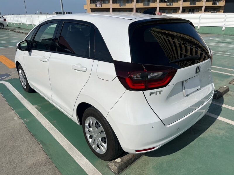 フィット1.5 e:HEVホーム★R5税金完納★低燃費★極良極美★車検ロング★車線変更センサー★衝突軽減ブレーキ★業界最安画像5