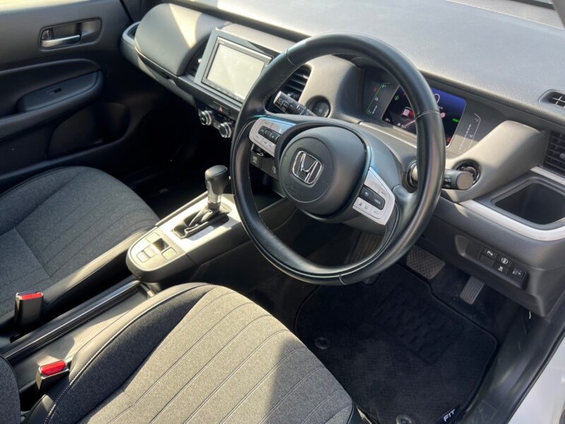 フィット1.5 e:HEVホーム★R5税金完納★低燃費★極良極美★車検ロング★車線変更センサー★衝突軽減ブレーキ★業界最安画像8