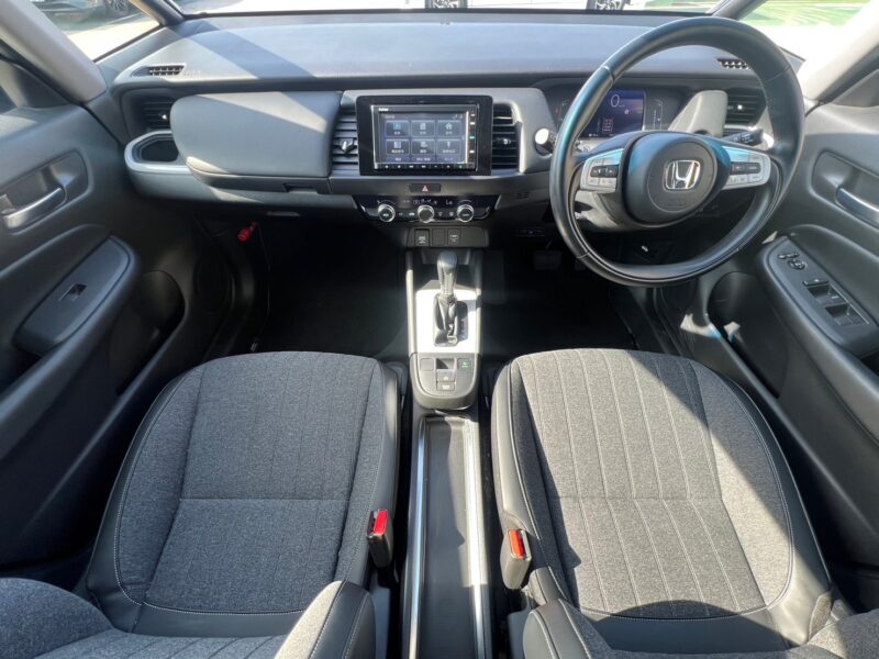 フィット1.5 e:HEVホーム★R5税金完納★低燃費★極良極美★車検ロング★車線変更センサー★衝突軽減ブレーキ★業界最安画像10