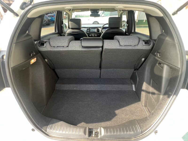 フィット1.5 e:HEVホーム★R5税金完納★低燃費★極良極美★車検ロング★車線変更センサー★衝突軽減ブレーキ★業界最安画像14