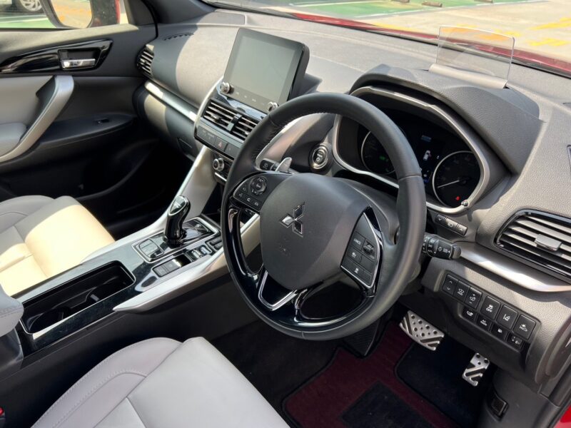 エクリプスクロス PHEV 2.4 P 4WD★R5税金完納★極良極美★最上級グレード★プラグインハイブリッド★充電コード付き★360°カメラ★ブラインドスポットモニター★衝突軽減ブレーキ★後方車両検知警告システム★業界最安画像8