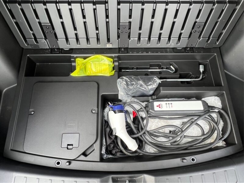 エクリプスクロス PHEV 2.4 P 4WD★R5税金完納★極良極美★最上級グレード★プラグインハイブリッド★充電コード付き★360°カメラ★ブラインドスポットモニター★衝突軽減ブレーキ★後方車両検知警告システム★業界最安画像26