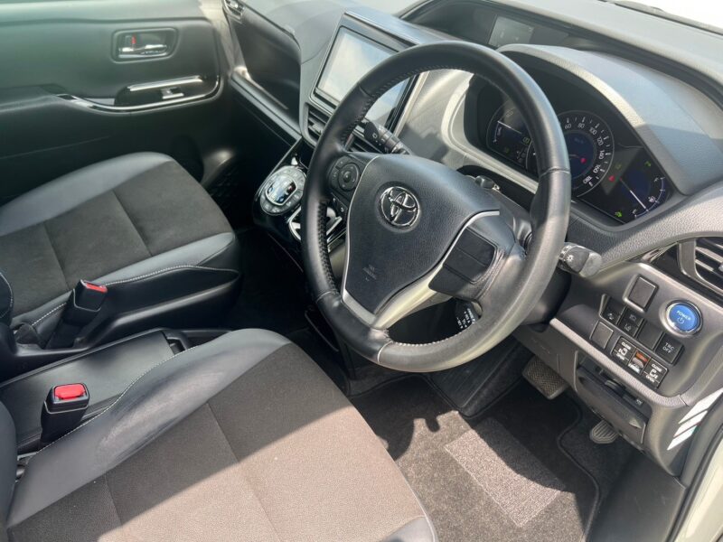 ノア1.8 ハイブリッド SI W×B Ⅱ★R5税金完納★極良極美★ワンオーナー★車検ロング★後席モニター★衝突軽減ブレーキ★走行中TV視聴★パーキングセンサー★業界最安画像9