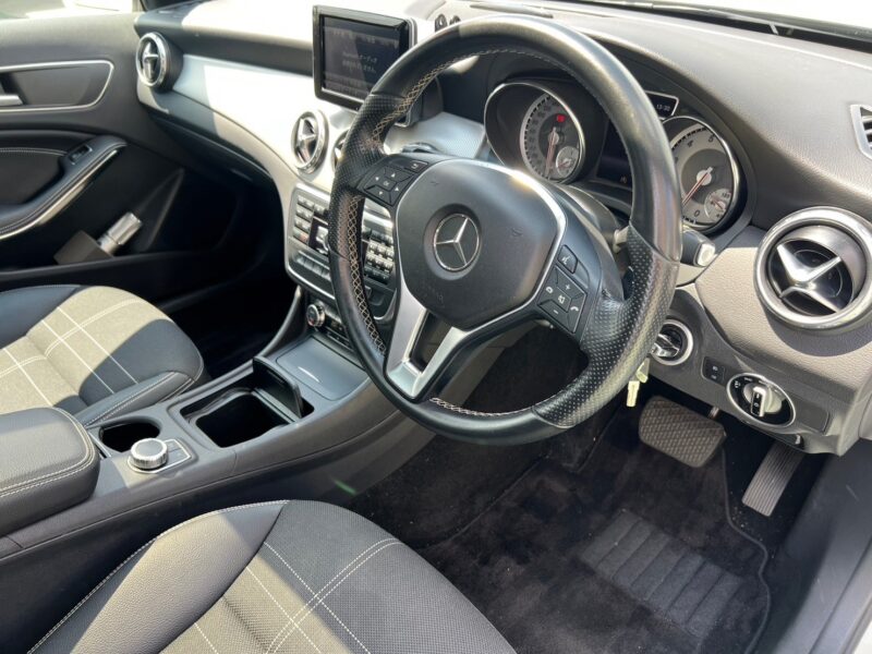 GLA180 オフロード★R5税金完納★極良極美★大人気★サンルーフ★ドラレコ★衝突軽減ブレーキ★クルーズコントロール★業界最安画像8