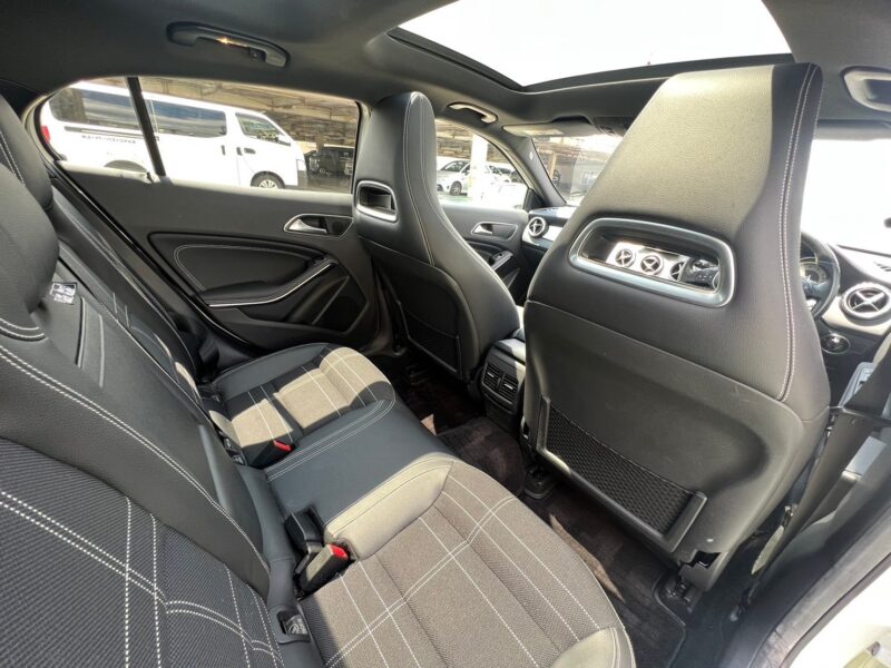 GLA180 オフロード★R5税金完納★極良極美★大人気★サンルーフ★ドラレコ★衝突軽減ブレーキ★クルーズコントロール★業界最安画像13