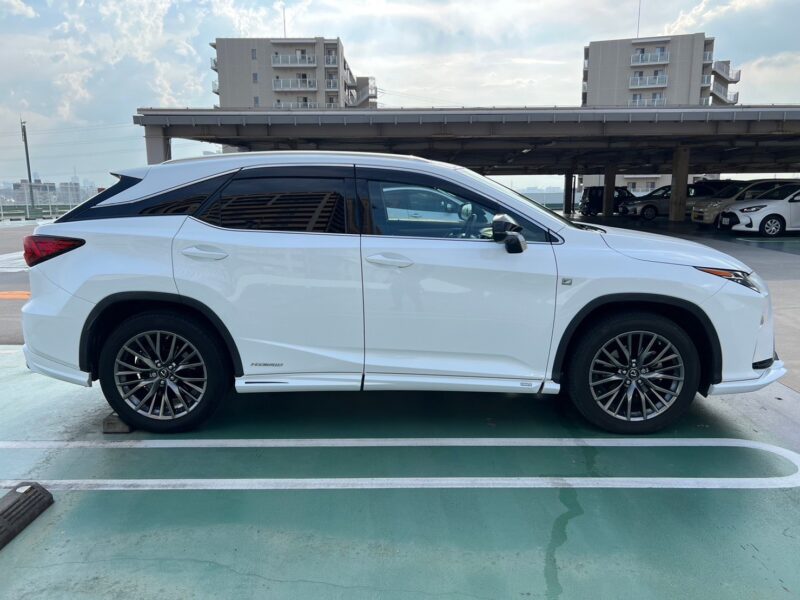 レクサスRX450h Fスポーツ TOM’Sエアロ★R5税金完納★車検ロング★パノラマルーフ★TOM’Sエアロ★赤革★マークレビンソンサウンドシステム★360°カメラ★オプション充実★極良極美★業界最安画像4