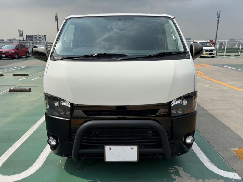 ハイエース2.0 スーパーGL ロング★R5税金完納★車検ロング★カスタム総額150万円以上★KB18アルミ★ジュエルヘッドランプ★ユーロボンネット★ルーフスポイラー★ローダウン★グリルガード★ベッドキッド★JBLスピーカー★ミラーモニター★その他カスタム多数★業界最安画像2