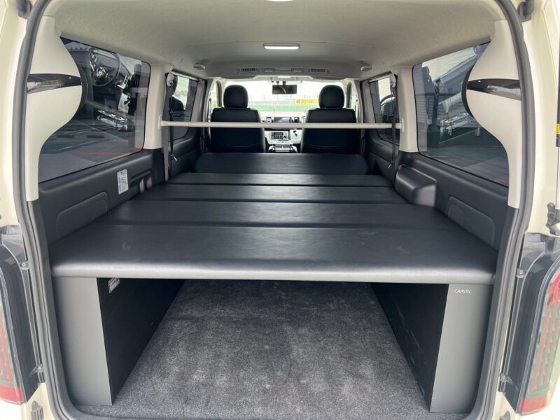 ハイエース2.0 スーパーGL ロング★R5税金完納★車検ロング★カスタム総額150万円以上★KB18アルミ★ジュエルヘッドランプ★ユーロボンネット★ルーフスポイラー★ローダウン★グリルガード★ベッドキッド★JBLスピーカー★ミラーモニター★その他カスタム多数★業界最安画像14