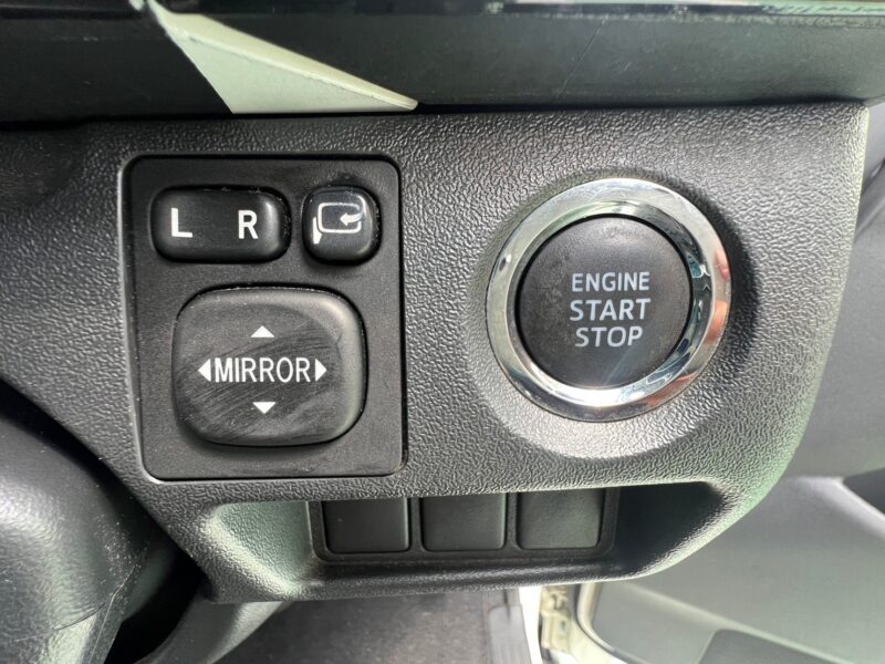 ハイエース2.0 スーパーGL ロング★R5税金完納★車検ロング★カスタム総額150万円以上★KB18アルミ★ジュエルヘッドランプ★ユーロボンネット★ルーフスポイラー★ローダウン★グリルガード★ベッドキッド★JBLスピーカー★ミラーモニター★その他カスタム多数★業界最安画像19