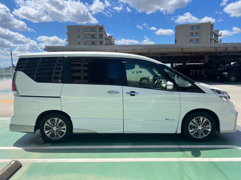 セレナ2.0 ライダー オーテック 30周年特別仕様車 プロパイロット エディション★R5税金完納★AUTECH★白レザー★極良極美★ドラレコ★後席モニター★運転支援システム★走行中TV視聴★業界最安★激安画像4