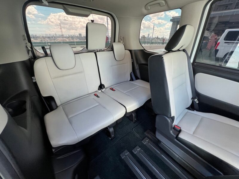 セレナ2.0 ライダー オーテック 30周年特別仕様車 プロパイロット エディション★R5税金完納★AUTECH★白レザー★極良極美★ドラレコ★後席モニター★運転支援システム★走行中TV視聴★業界最安★激安画像13