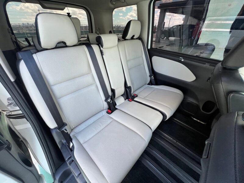 セレナ2.0 ライダー オーテック 30周年特別仕様車 プロパイロット エディション★R5税金完納★AUTECH★白レザー★極良極美★ドラレコ★後席モニター★運転支援システム★走行中TV視聴★業界最安★激安画像21