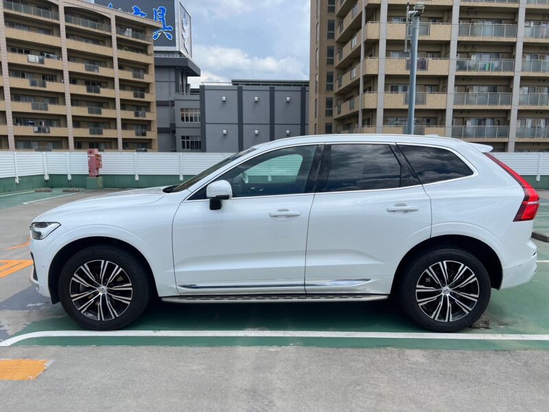 ボルボ XC60 B5 AWD インスクリプション 4WD ラグジュアリーPKG エアサスモデル★R5税金完納★激良激美★オプション超高額★パノラマルーフ★エアサス★プレミアムサウンドシステム★360°カメラ★ドラレコ★運転支援システム★ワンオーナー★業界最安画像4